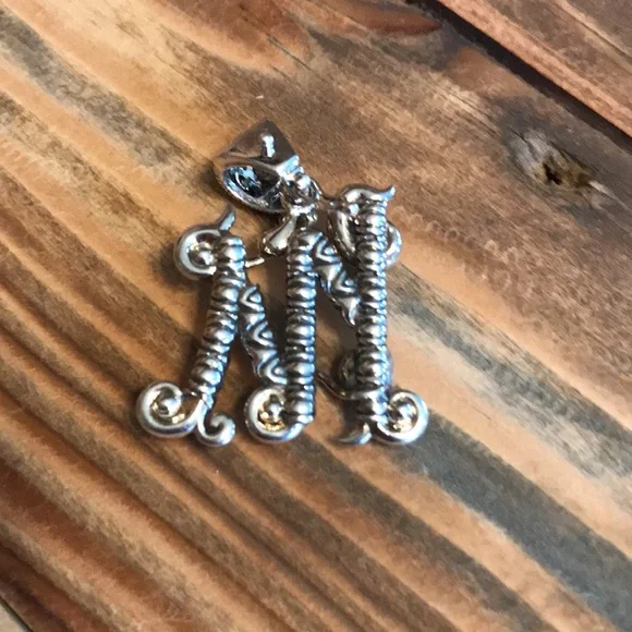 Barbara Bixby Silver Initial Pendant M - Picture 8 of 9